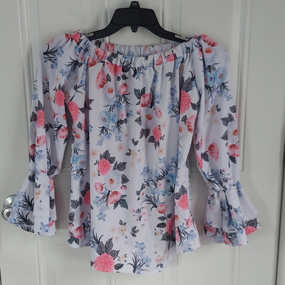 pretty floral top